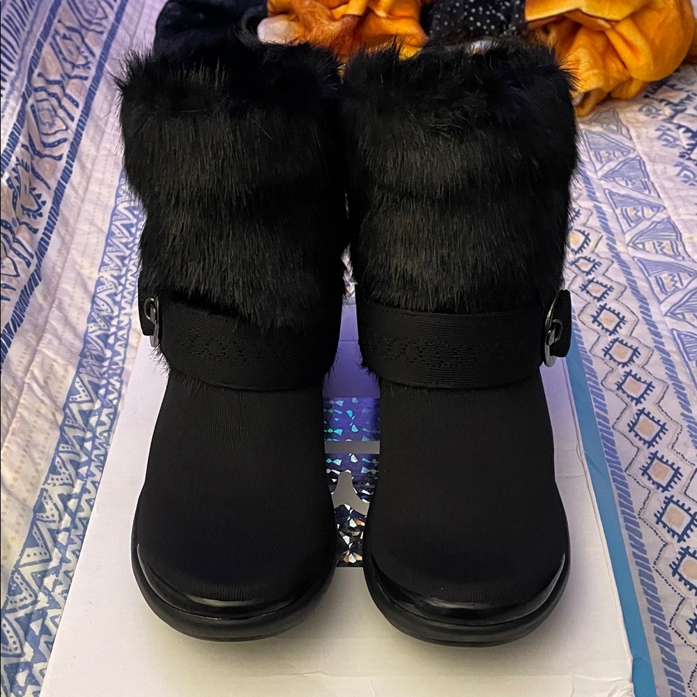 Bzees Black Faux Fur Winter Boots